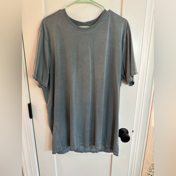 lululemon Fundamental Tee faded wash blue Short Sleeve Tee - Picture 1 of 2
